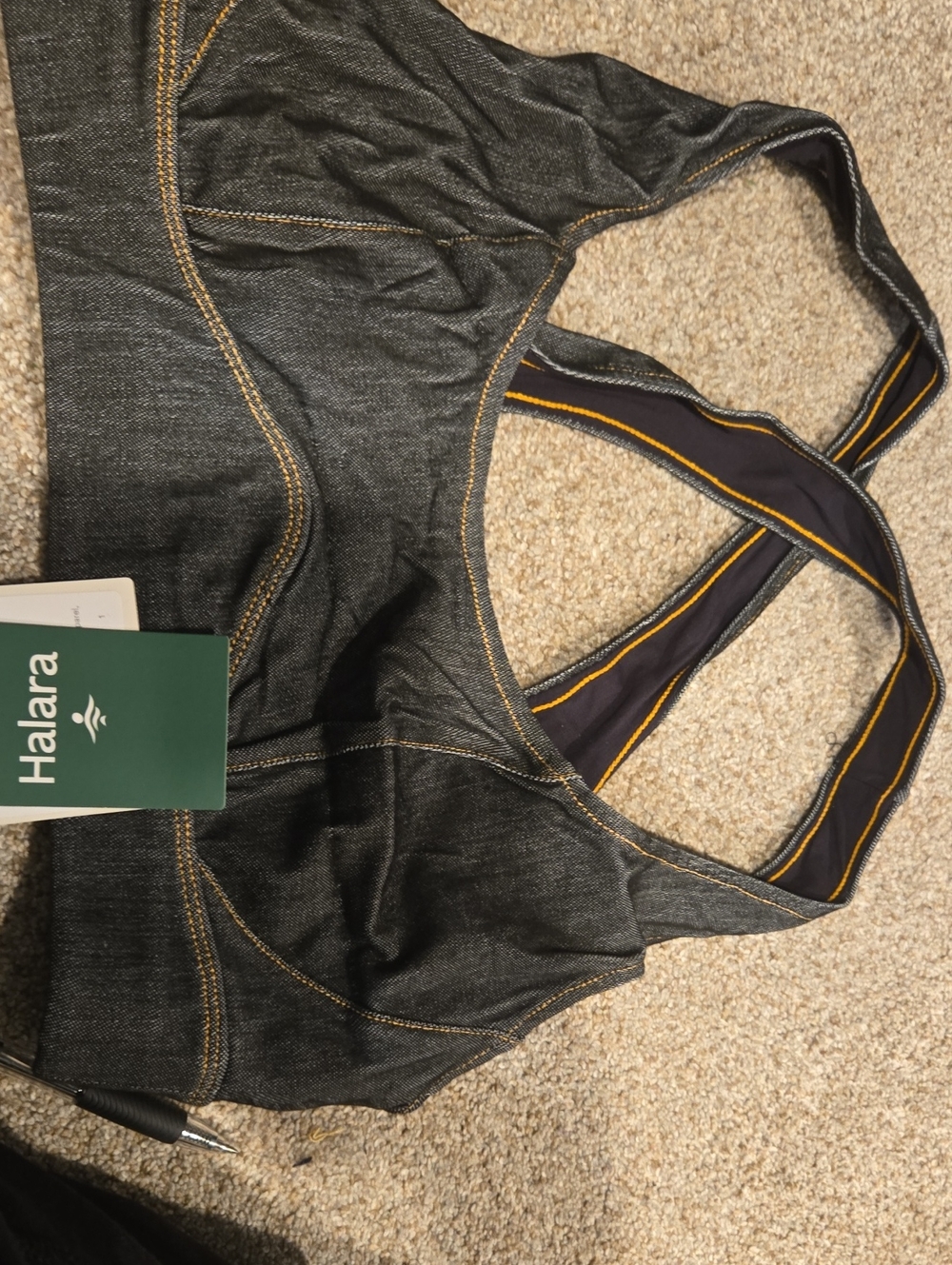 HALARA Denim-Style Sports Bra with Yellow Contrast Stitching